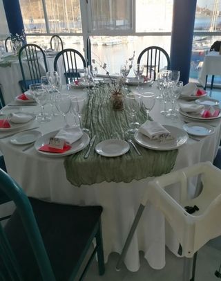 Elegante runner da tavola verde - 2€/pz