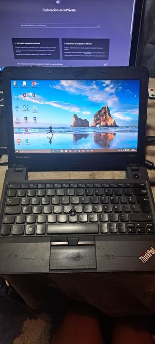 Lenovo ThinkPad X121E i3