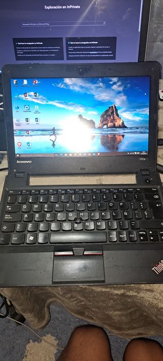 Lenovo ThinkPad X121E i3