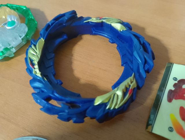 Trottola peonza bambini beyblade Ultimate Valtryek