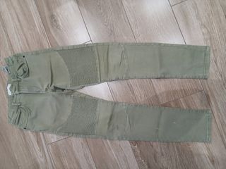 Pantalones pitillo verde oliva