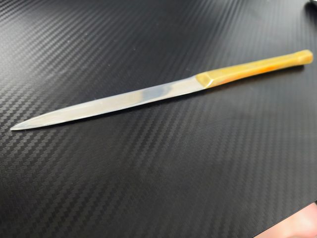 Abrecartas antiguo David Marshall