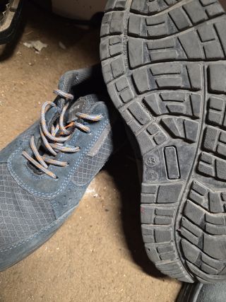 Dos pares de Zapatos de seguridad tallas  41 y 43