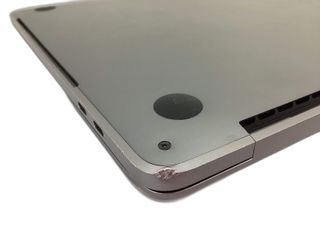 portatil apple apple macbook pro core i7 3.3 13 touchbar (2016) (a1706)
