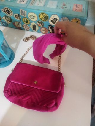 Diadema y bolso rosa palo