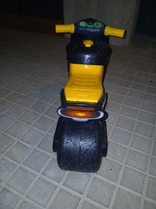 Moto Batman correpasillos sin uso prácticamente