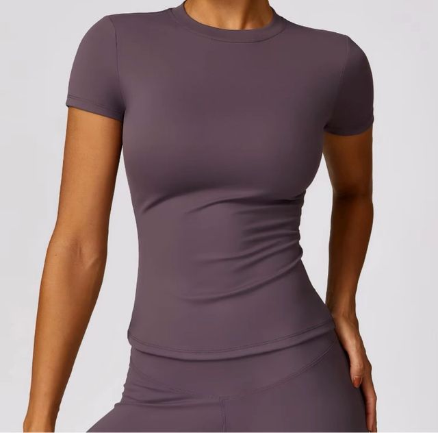 Camiseta negra deportiva