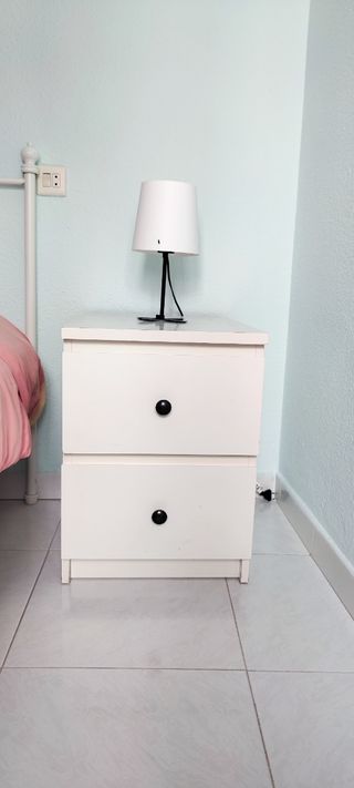 Mesilla noche Ikea blanca - 2 cajones
Tengo dos