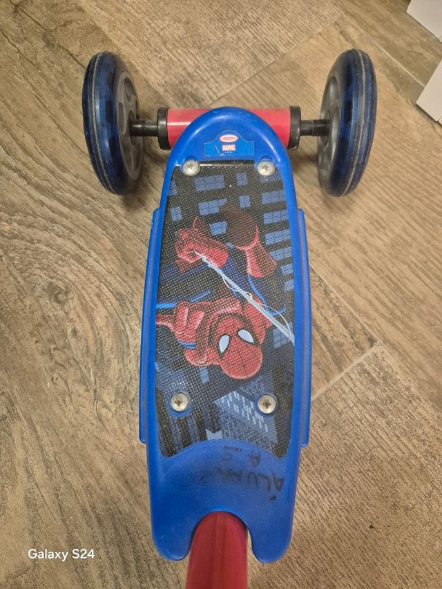 Scooter infantil Homem-Aranha
