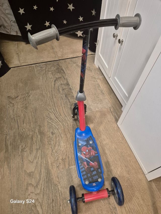Scooter infantil Homem-Aranha