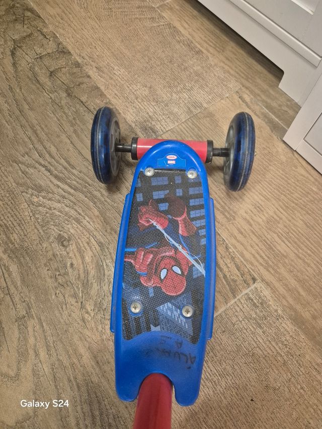 Scooter infantil Homem-Aranha