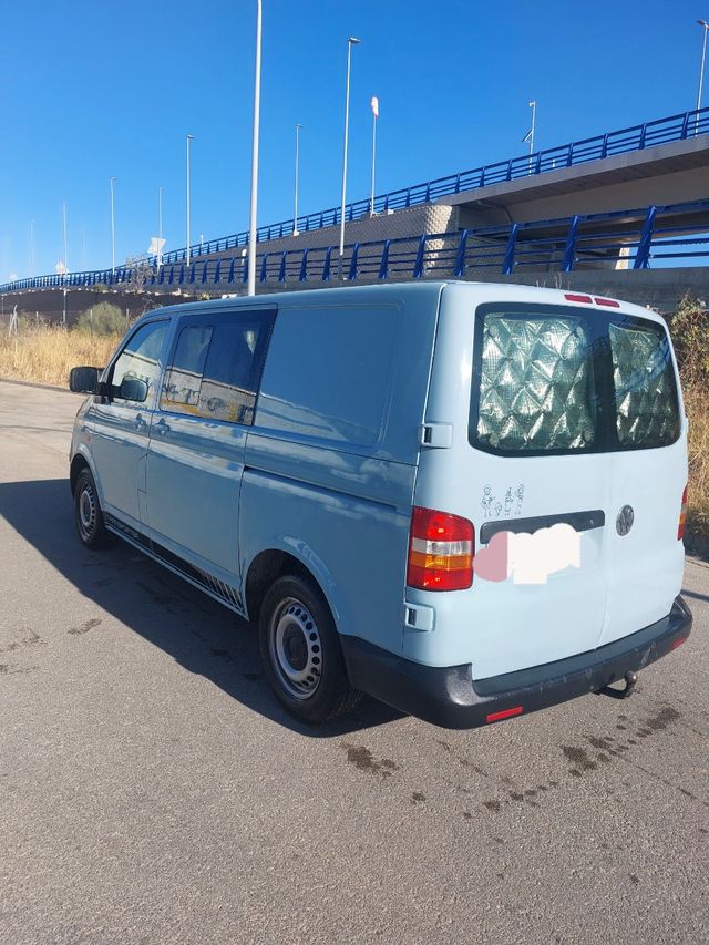 Volkswagen Transporter T5 2004