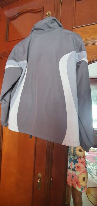 Anorak gris y blanco M&K. Unisex