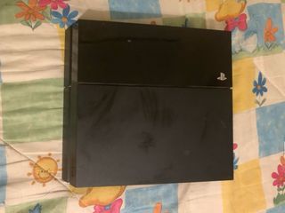 PS4 (PlayStation 4) negra