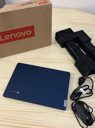 Lenovo IdeaPad Slim 3 Chromebook - Azul marino