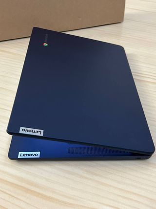Lenovo IdeaPad Slim 3 Chromebook - Azul marino