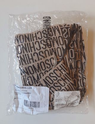 Bufanda Moschino beige y negra a estrenar 