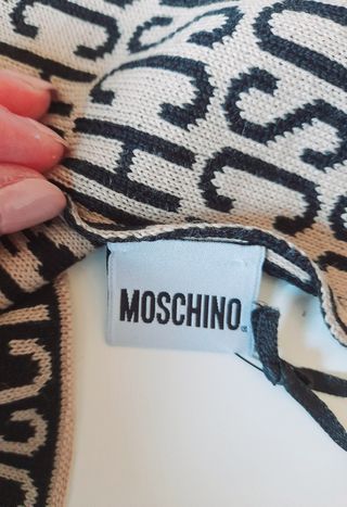 Bufanda Moschino beige y negra a estrenar 