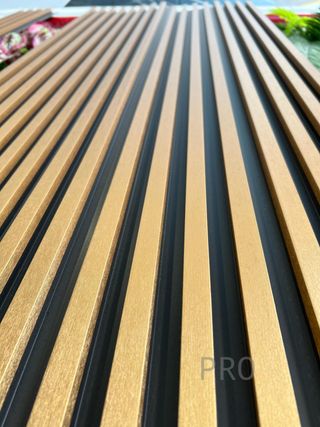 Listones de PVC Negro Dorado