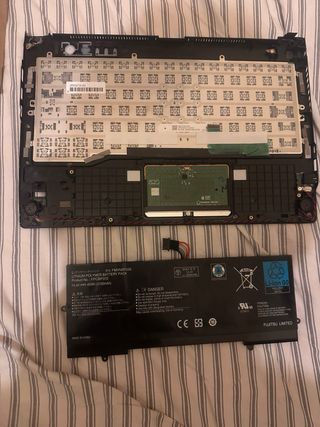 Batería Fujitsu 14.4v 3150mAh y teclado fujitzu 