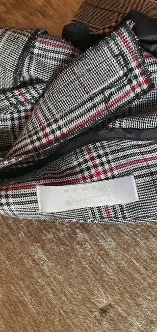 Pantalones cuadros gris-rojo