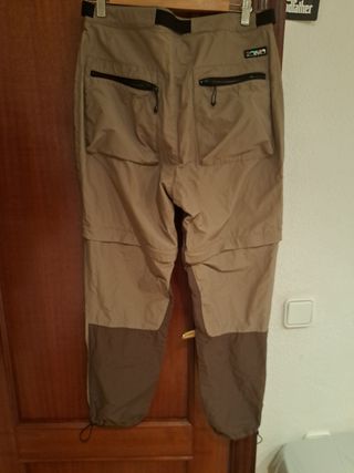 Pantalón cargo convertible Zara