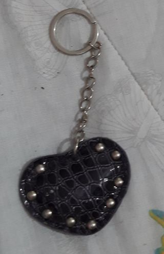 Portachiavi a cuore in pelle