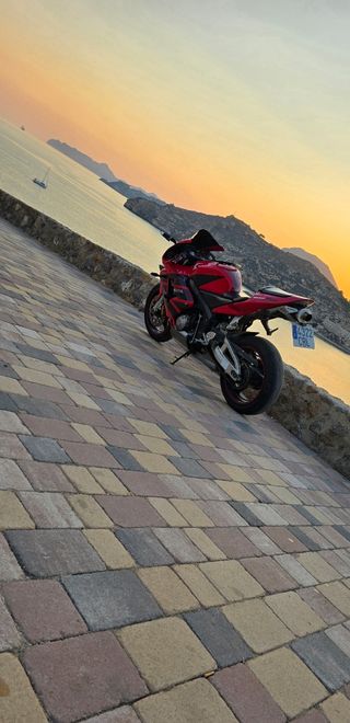 Honda CBR 600RR - Moto roja