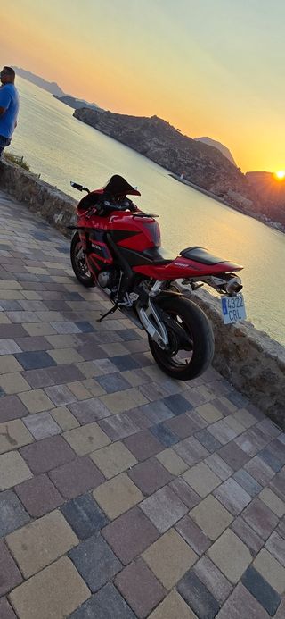 Honda CBR 600RR - Moto roja