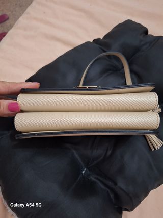 Bolso Guess beige-dorado