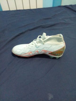 Zapatillas fútbol | Blancas y naranjas