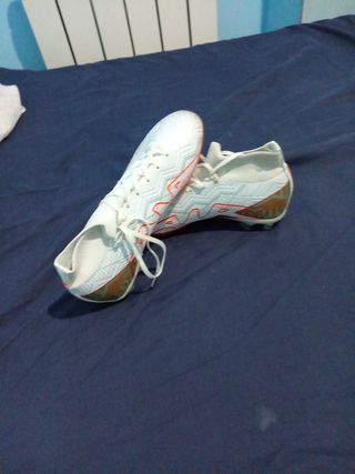 Zapatillas fútbol | Blancas y naranjas