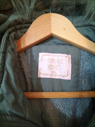 Parka verde con capucha desmontable mujer