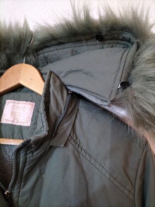 Parka verde con capucha desmontable mujer