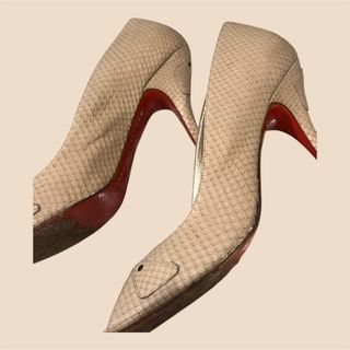 Victorio & Lucchino – tacón lujo efecto serpiente