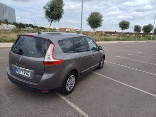 Renault Grand Scenic 2013