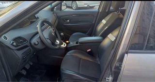 Renault Grand Scenic 2013