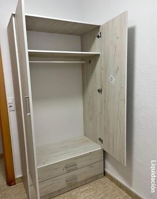 Canapé de madera nuevo de fabrica 