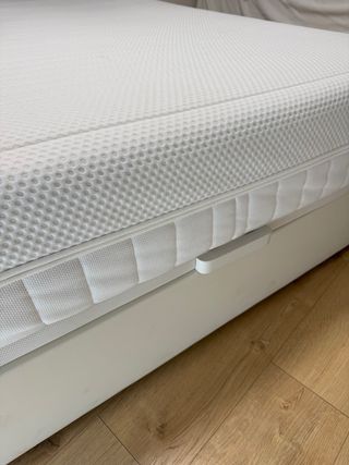 Cama doble 160x200
canapé tapizado 
con colchón 