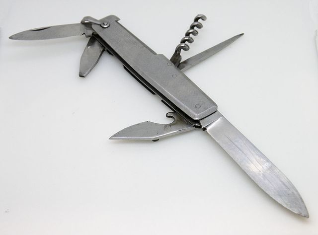 Coltello multiuso in acciaio inossidabile