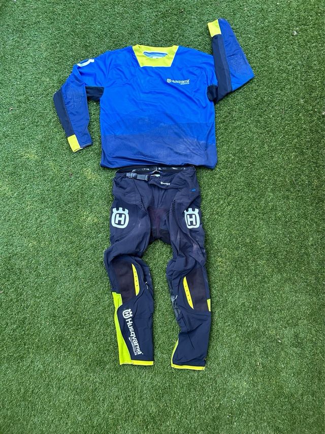 Equip. Enduro Husqvarna KTM: Camiseta y Pantalón