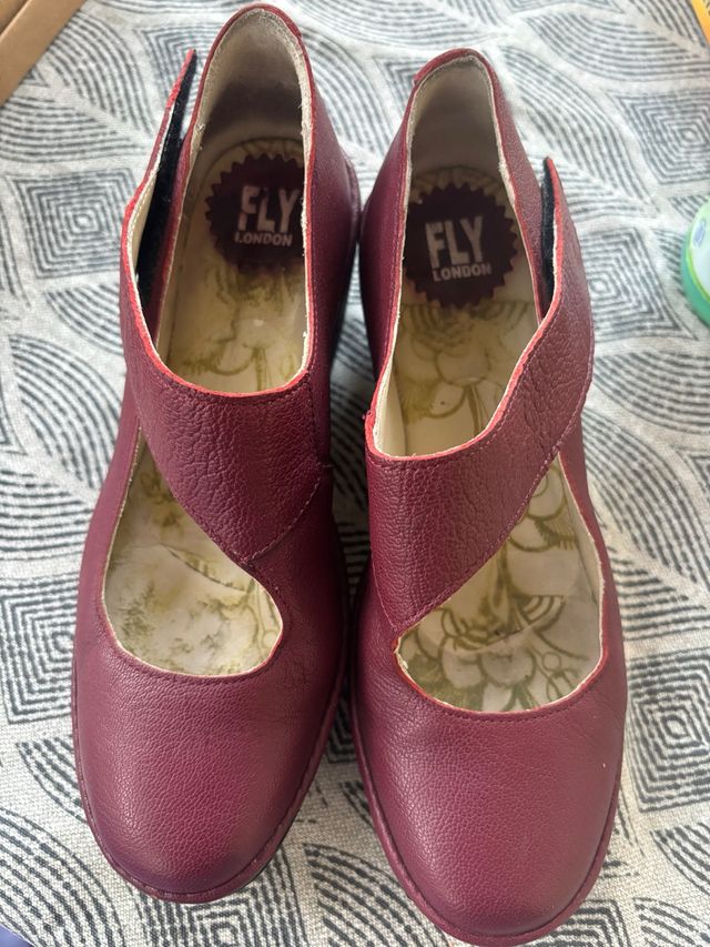 zapatos cuña nuevos fly london