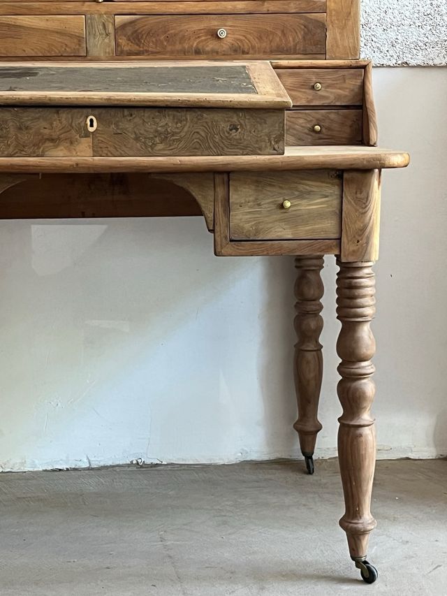 Escritorio vitrina/secreter abattant restaurado