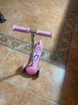 Patinete princesas rosa usado