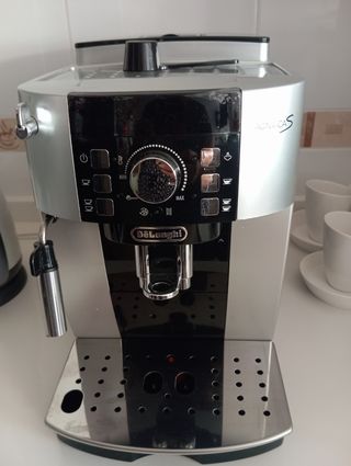 Cafetera DeLonghi Magnifica ESAM