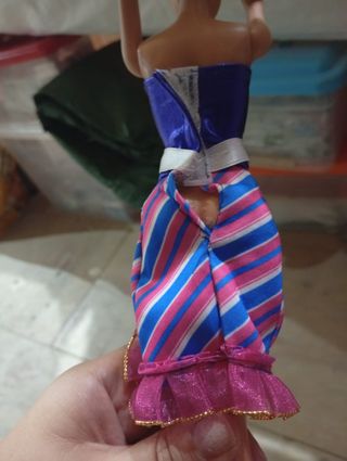 Vestido apto para Barbie azul y rayas 
