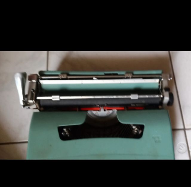 Olivetti Lettera 32 Vintage