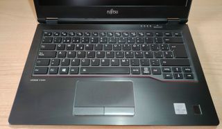 Ultrabook Fujitsu Lifebook U7410. FULLHD IPS