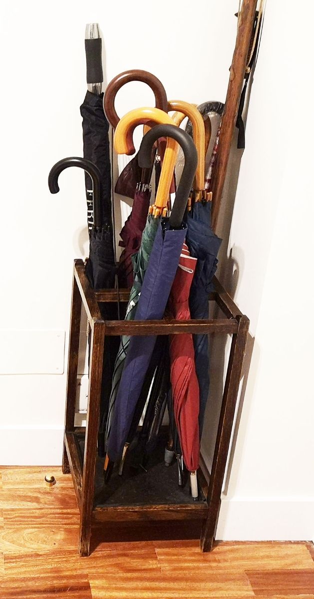 Paraguero de madera antiguo