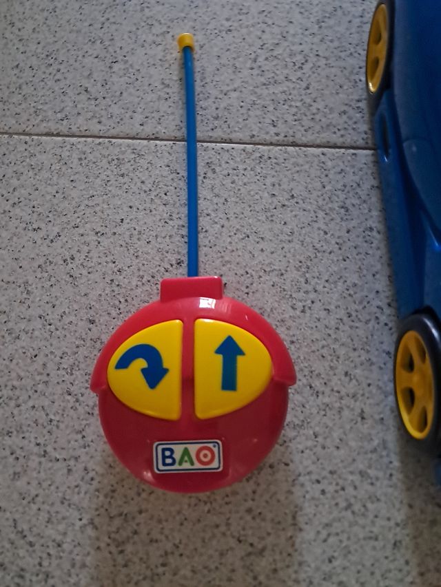 Coche teledirigido BAO infantil